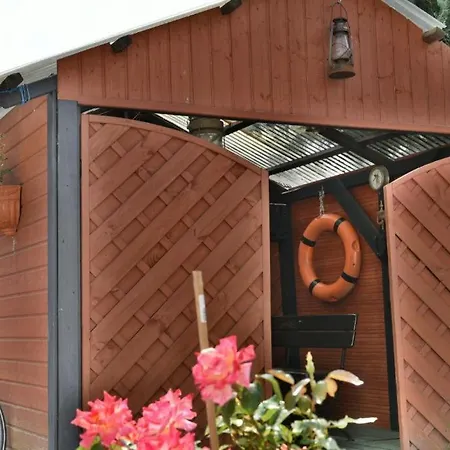 Marynarski Z Kominkiem *